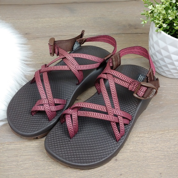 chaco strappy sandals